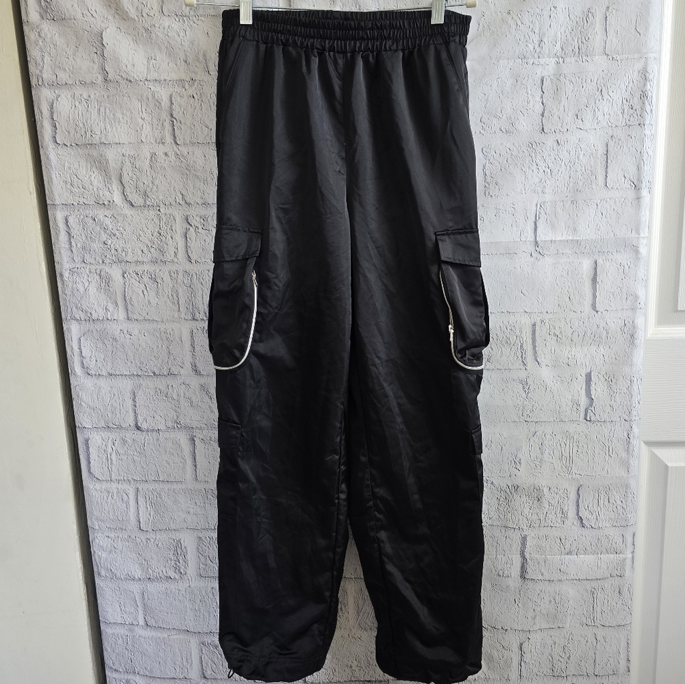 Forever 21 Black High Waisted‎ Cargo Sweatpants Medium